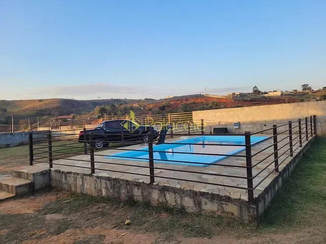 Casa com 1000m² 3 quartos e 2 banheiros, à venda, no bairro Barreiro em Taubaté