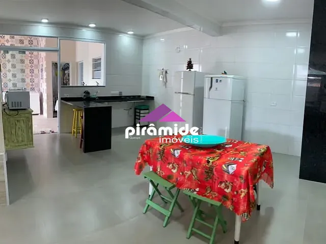Casa com 150m² 2 quartos e 2 banheiros, à venda, no bairro Jardim Casa Branca em Caraguatatuba