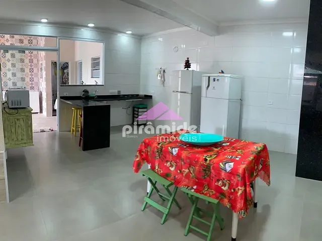 Casa com 150m² 2 quartos e 2 banheiros, à venda, no bairro Jardim Casa Branca em Caraguatatuba