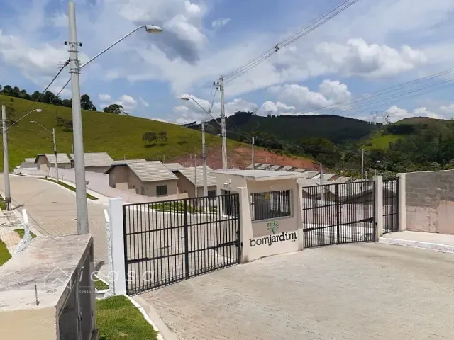 Casa com 147m² 2 quartos e 1 banheiro, à venda, no bairro Jardim Luciana em Jambeiro