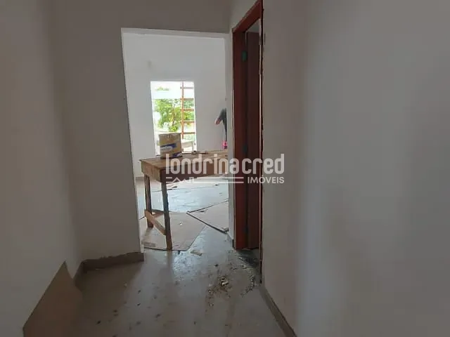 Casa 3 quartos e 2 banheiros, à venda, no bairro Olímpico em Londrina
