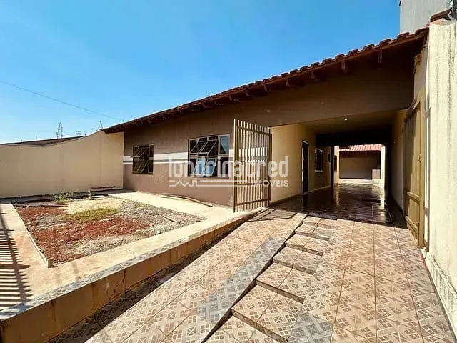 Casa com 300m², à venda, no bairro Indusville em Londrina