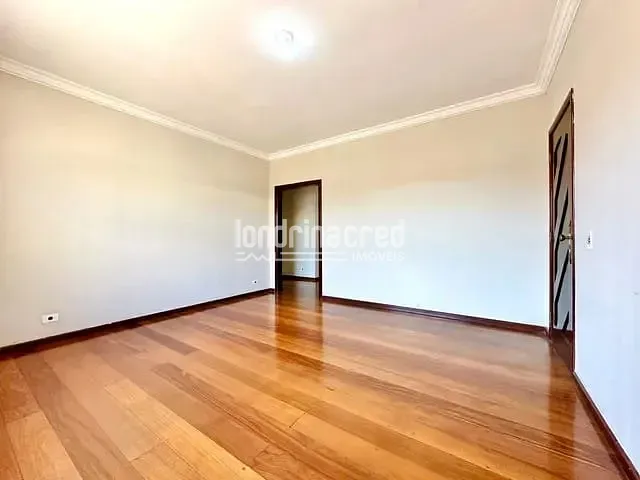 Casa com 300m², à venda, no bairro Indusville em Londrina