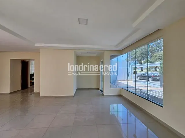 Casa com 250m² 3 quartos e 3 banheiros, à venda, no bairro Jardim Guararapes em Londrina
