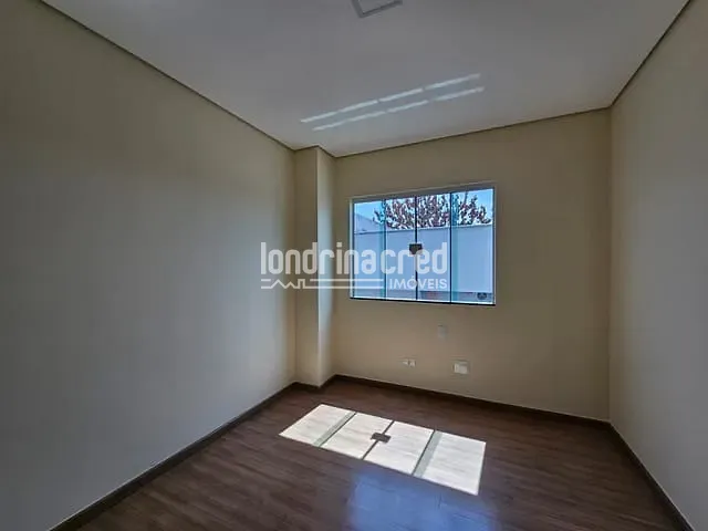 Casa com 250m² 3 quartos e 3 banheiros, à venda, no bairro Jardim Guararapes em Londrina