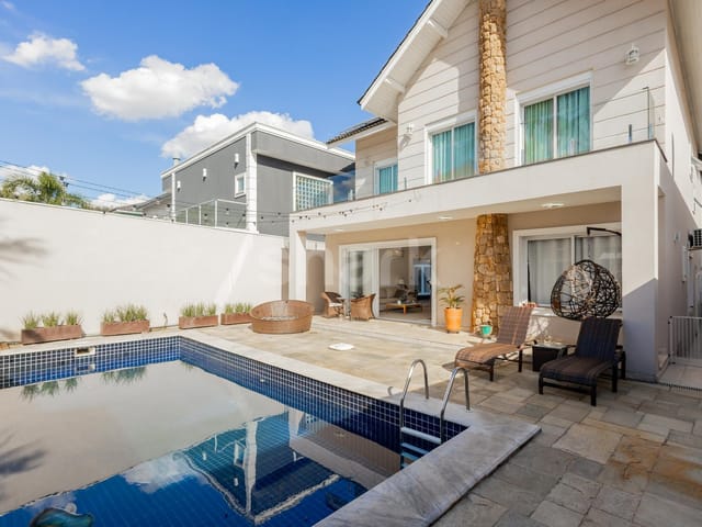 Casa com 440m² 4 quartos e 3 banheiros, à venda, no bairro Alphaville em Santana de Parnaíba
