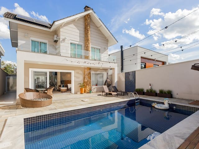 Casa com 440m² 4 quartos e 3 banheiros, à venda, no bairro Alphaville em Santana de Parnaíba
