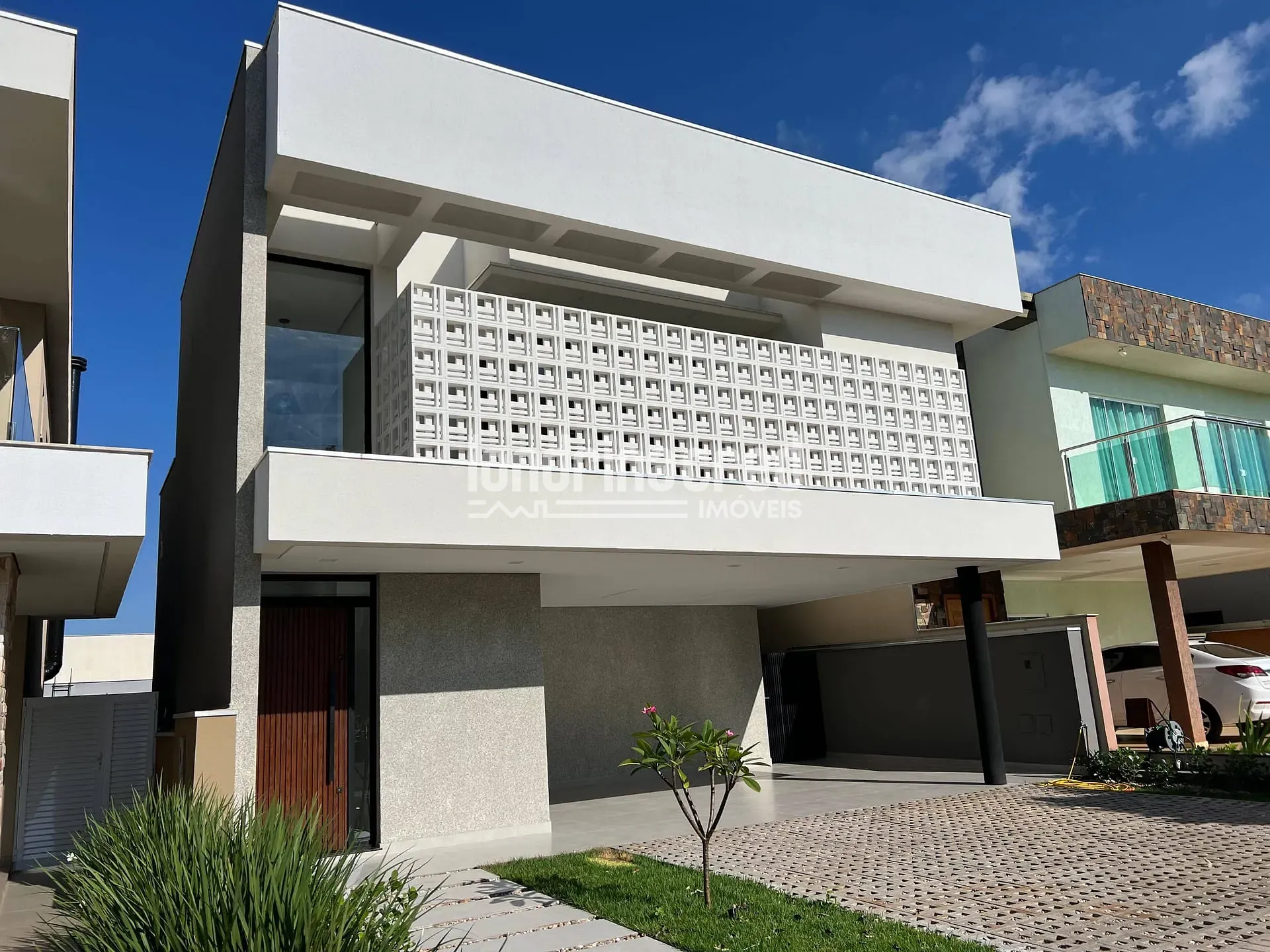 Casa, 4 quartos, 235 m² - Foto 1