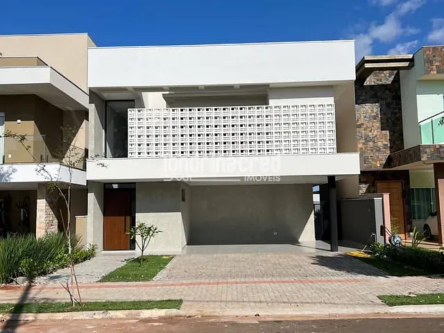 Casa com 255m² 4 quartos e 5 banheiros, à venda, no bairro CONDOMÍNIO ARANGUÁ em Londrina