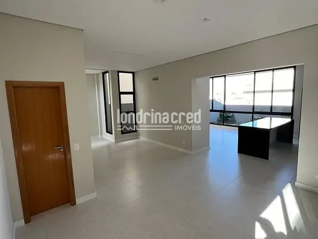 Casa com 255m² 4 quartos e 5 banheiros, à venda, no bairro CONDOMÍNIO ARANGUÁ em Londrina