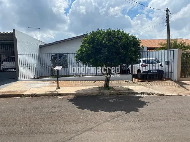 Casa com 200m² 2 quartos e 2 banheiros, à venda, no bairro Conjunto Habitacional Maria Cecília Serrano de Oliveira em Londrina