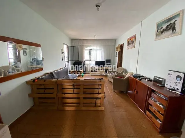 Casa com 200m² 2 quartos e 2 banheiros, à venda, no bairro Conjunto Habitacional Maria Cecília Serrano de Oliveira em Londrina