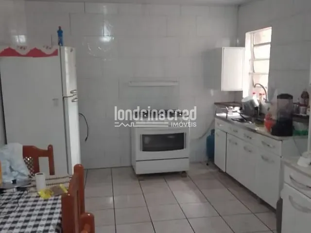 Casa com 255m² 4 quartos e 2 banheiros, à venda, no bairro Hedy em Londrina