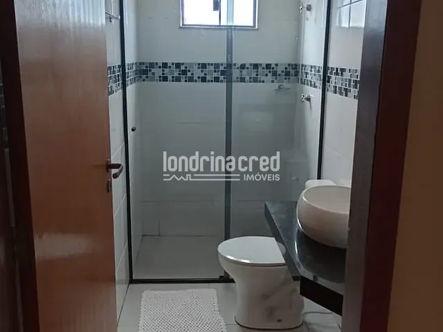 Casa 2 quartos e 2 banheiros, à venda, no bairro Conjunto Residencial Itamaraty em Londrina