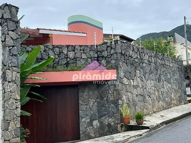 Casa com 734m² 6 quartos e 6 banheiros, à venda, no bairro São Francisco da Praia em São Sebastião