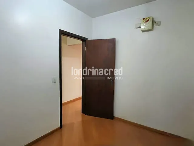Casa com 250m² 3 quartos e 2 banheiros, à venda, no bairro Jardim Itália em Londrina