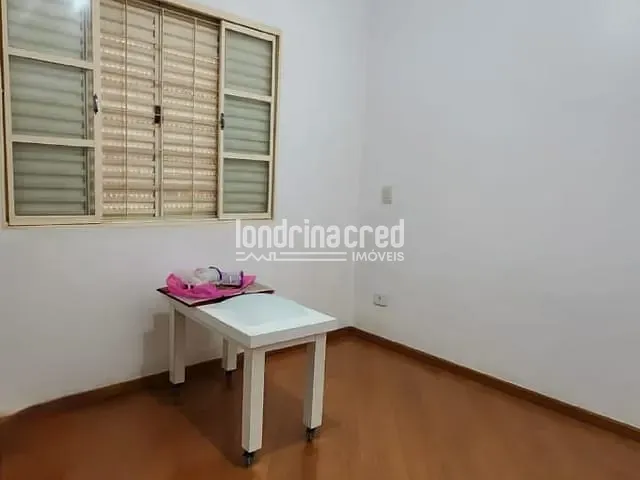 Casa com 250m² 3 quartos e 2 banheiros, à venda, no bairro Jardim Itália em Londrina