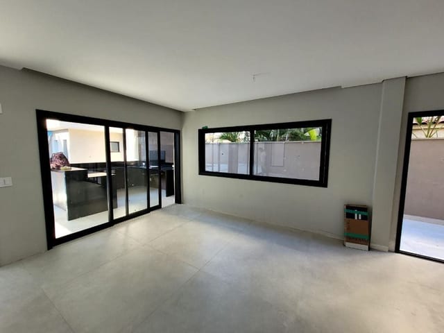Casa com 520m² 4 quartos e 6 banheiros, à venda, no bairro Alphaville em Santana de Parnaíba