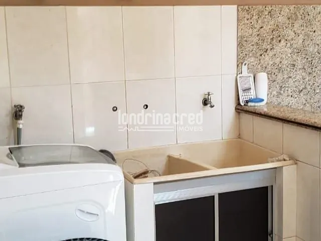 Casa com 250m² 4 quartos e 3 banheiros, à venda, no bairro Jardim Belo Horizonte em Londrina