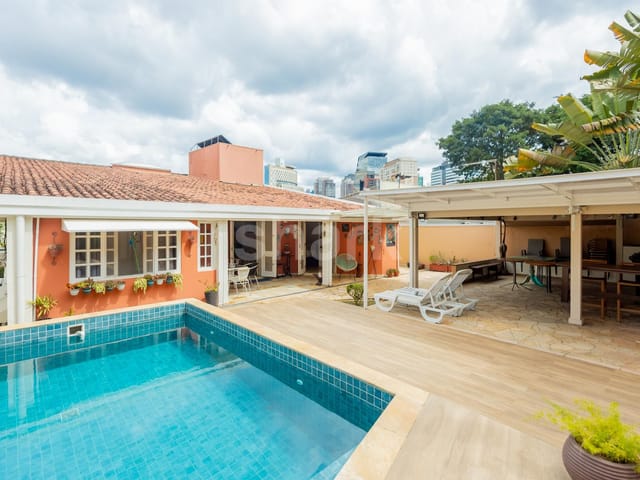 Casa com 560m² 4 quartos e 6 banheiros, à venda, no bairro Alphaville Residencial Um em Barueri