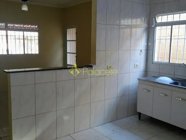 Casa com 125m² 2 quartos e 1 banheiro, à venda, no bairro Mantiqueira em Pindamonhangaba