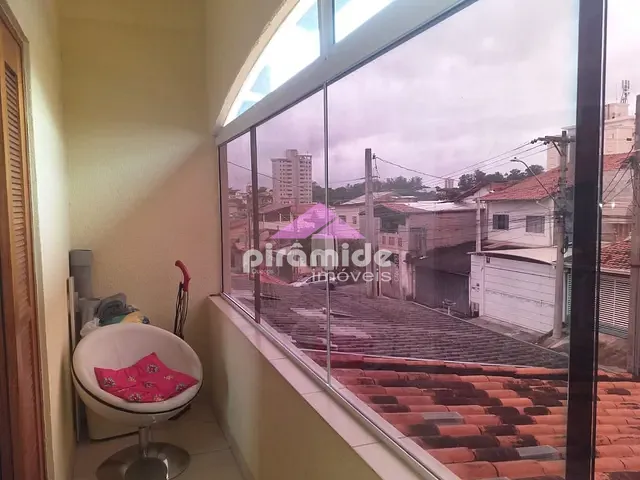 Casa com 150m² 3 quartos e 2 banheiros, à venda, no bairro Jardim Anhembi em São José dos Campos