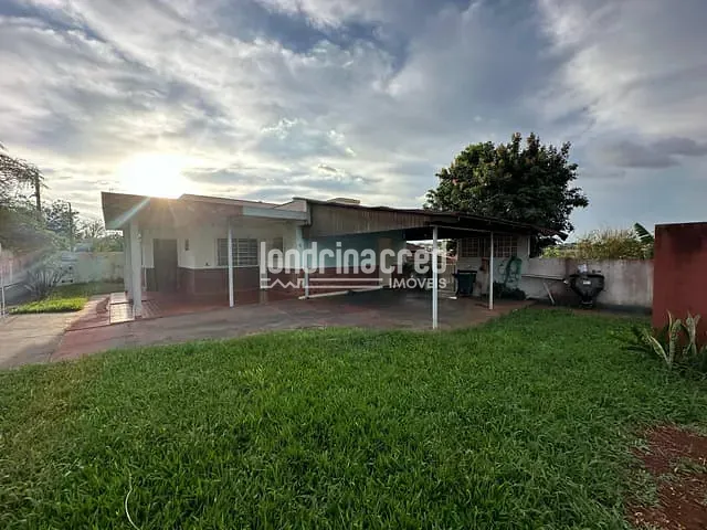 Casa com 600m² 3 quartos e 1 banheiro, à venda, no bairro Leonor em Londrina