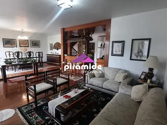 Casa com 360m² 4 quartos e 5 banheiros, à venda, no bairro Jardim das Colinas em São José dos Campos
