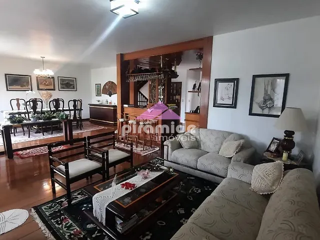 Casa com 360m² 4 quartos e 5 banheiros, à venda, no bairro Jardim das Colinas em São José dos Campos