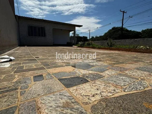 Casa com 377m² 2 quartos e 2 banheiros, à venda, no bairro Jardim Adriana I em Londrina