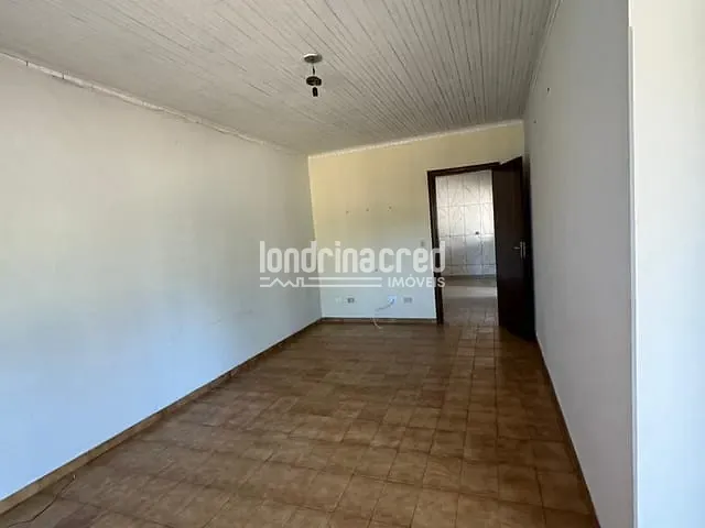 Casa com 377m² 2 quartos e 2 banheiros, à venda, no bairro Jardim Adriana I em Londrina