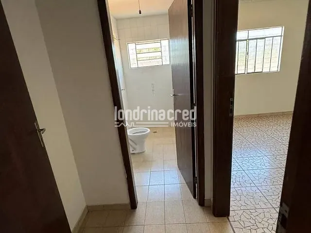 Casa com 377m² 2 quartos e 2 banheiros, à venda, no bairro Jardim Adriana I em Londrina
