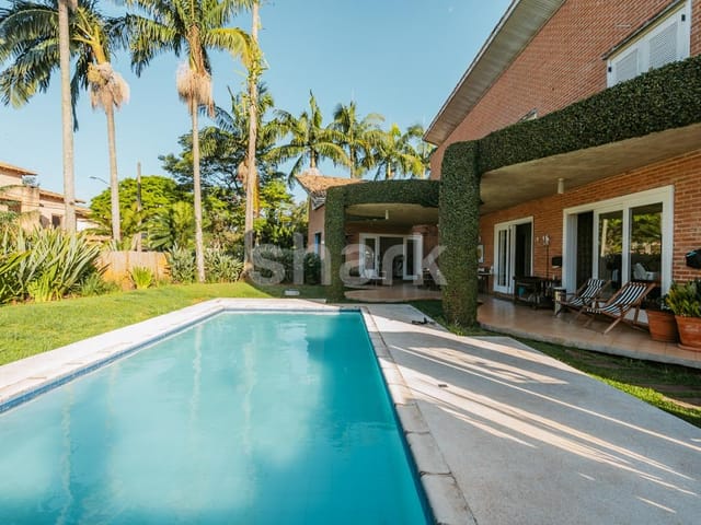 Casa com 700m² 4 quartos e 4 banheiros, à venda, no bairro Alphaville em Santana de Parnaíba