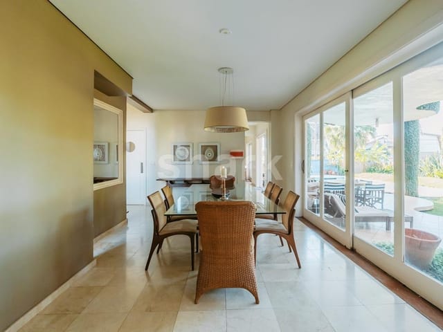 Casa com 700m² 4 quartos e 4 banheiros, à venda, no bairro Alphaville em Santana de Parnaíba