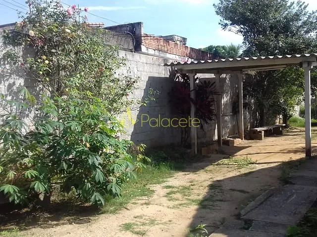 Casa à venda, no bairro Centro em Potim