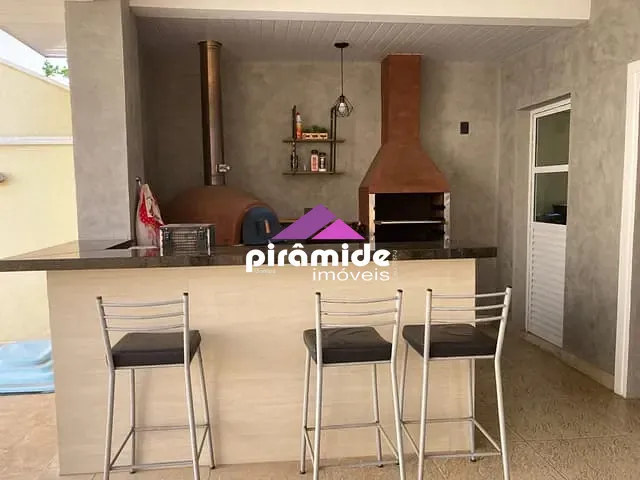 Casa com 250m² 3 quartos e 4 banheiros, à venda, no bairro Residencial Mantiqueira em São José dos Campos