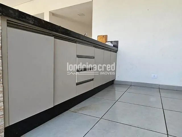 Casa com 350m², à venda, no bairro Semprebom em Ibiporã