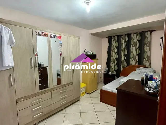 Casa com 222m² 3 quartos e 2 banheiros, à venda, no bairro Monte Castelo em São José dos Campos