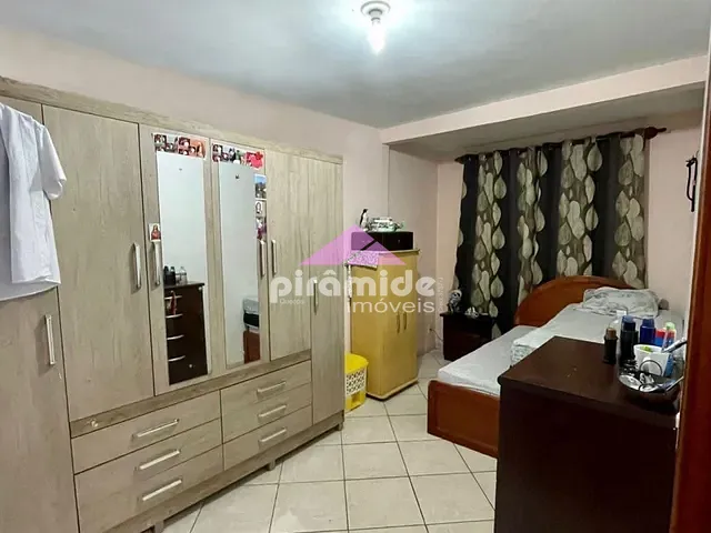 Casa com 222m² 3 quartos e 2 banheiros, à venda, no bairro Monte Castelo em São José dos Campos