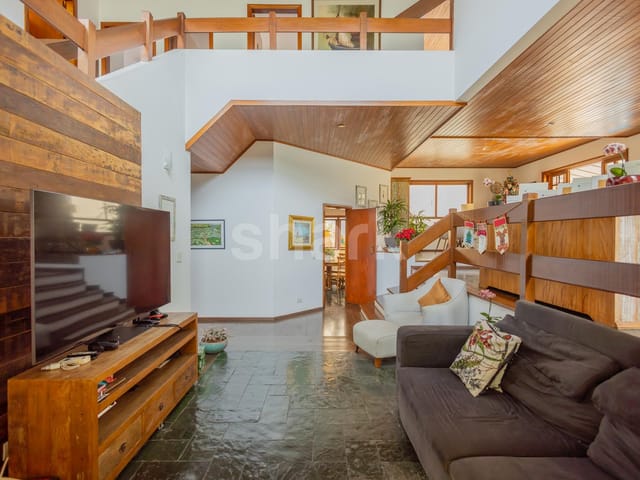 Casa com 450m² 4 quartos e 6 banheiros, à venda, no bairro Alphaville em Santana de Parnaíba