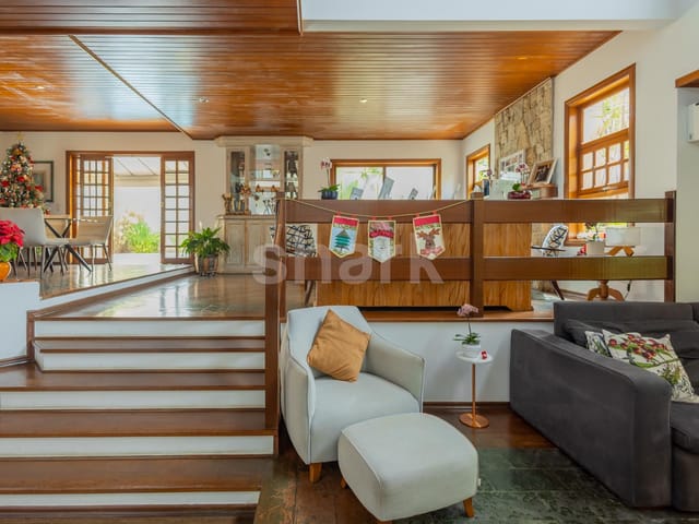 Casa com 450m² 4 quartos e 6 banheiros, à venda, no bairro Alphaville em Santana de Parnaíba