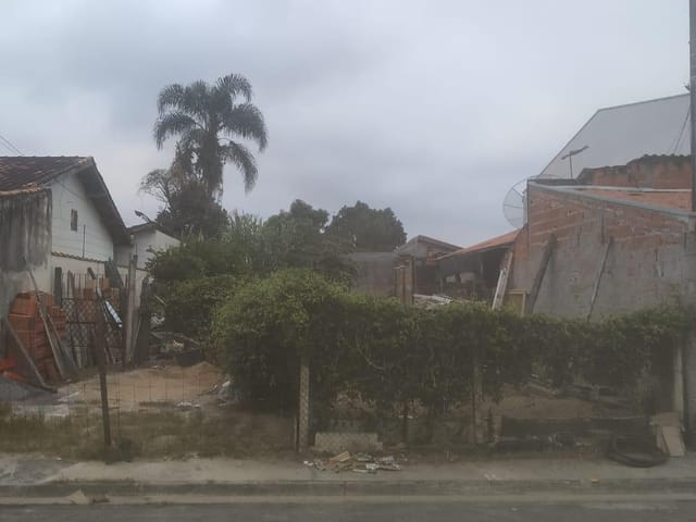 Casa com 250m² 2 quartos e 1 banheiro, à venda, no bairro Conjunto Residencial Araretama em Pindamonhangaba