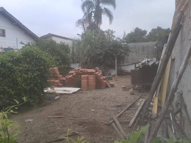 Casa com 250m² 2 quartos e 1 banheiro, à venda, no bairro Conjunto Residencial Araretama em Pindamonhangaba