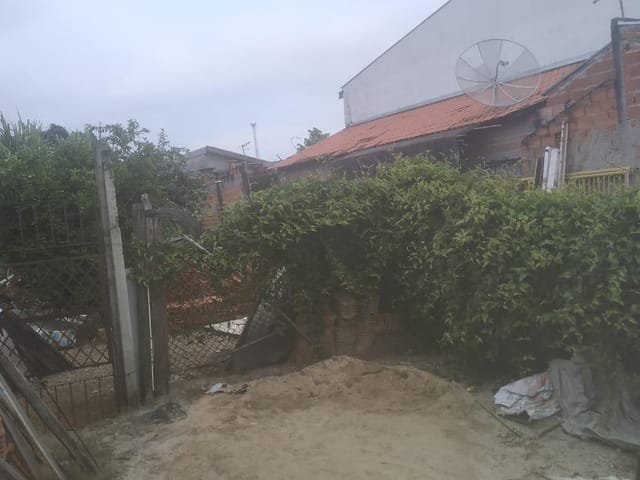 Casa com 250m² 2 quartos e 1 banheiro, à venda, no bairro Conjunto Residencial Araretama em Pindamonhangaba