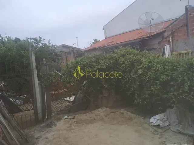 Casa com 250m² 2 quartos e 1 banheiro, à venda, no bairro Conjunto Residencial Araretama em Pindamonhangaba
