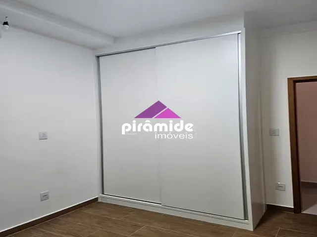 Casa com 300m² 3 quartos e 2 banheiros, à venda, no bairro Condomínio Terras do Vale em Caçapava