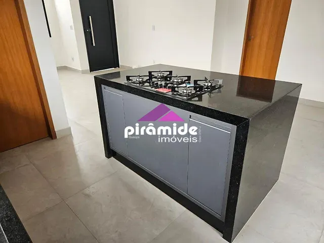 Casa com 300m² 3 quartos e 2 banheiros, à venda, no bairro Condomínio Terras do Vale em Caçapava