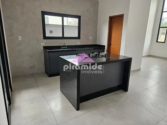 Casa com 300m² 3 quartos e 2 banheiros, à venda, no bairro Condomínio Terras do Vale em Caçapava