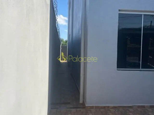 Casa com 250m² 3 quartos e 4 banheiros, à venda, no bairro Conjunto Residencial Araretama em Pindamonhangaba