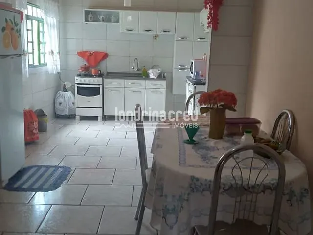 Casa com 250m² 2 quartos e 1 banheiro, à venda, no bairro Parque Residencial Liberdade em Londrina